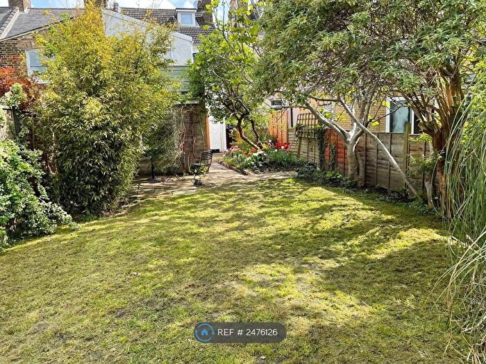 2 Bedroom Flat To Rent In Ravenstone Road, London, N8