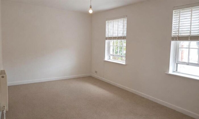 1 Bedroom Flat To Rent In Russell Street, Reading, RG1