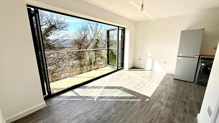 3 Bedroom House To Rent In Derbyshire Lane, Scarsdale Heights, Woodseats, S8