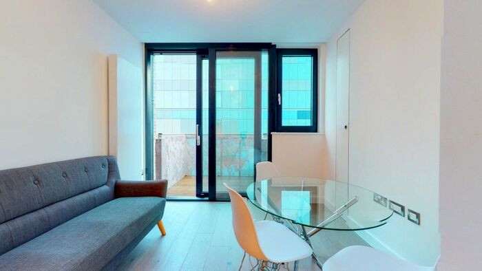 Studio To Rent In Highgate Hill, London, N19