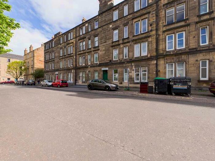 1 Bedroom Flat To Rent In Elgin Terrace Abbeyhill, Edinburgh, EH7