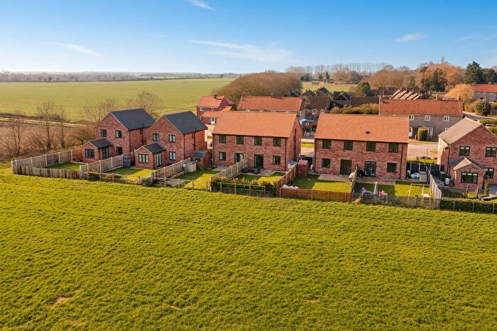 3 Bedroom Semi-Detached House For Sale In Observer Close, Freethorpe, Norwich, NR13