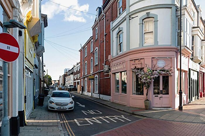 2 Bedroom Flat For Sale In Palmerston Road, Southsea, PO5