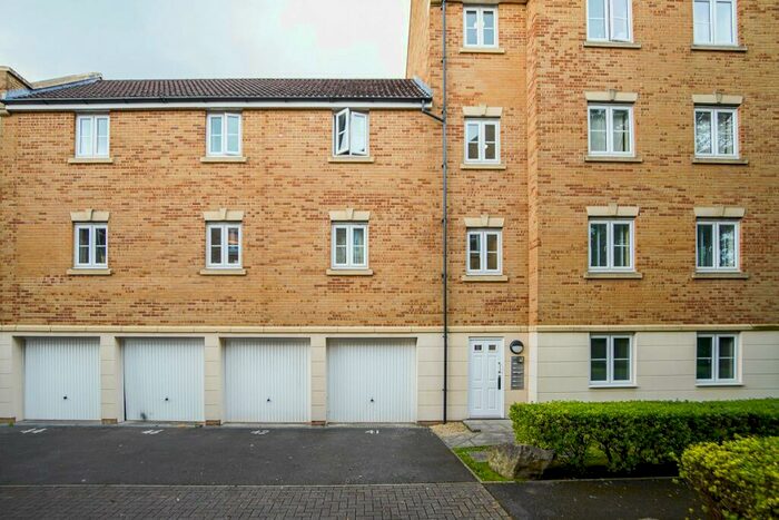 2 Bedroom Flat To Rent In Dickinsons Fields, Bedminster, Bristol, BS3