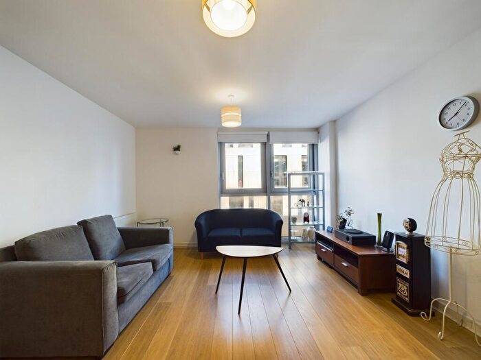 2 Bedroom Flat To Rent In Albion Street, Glasgow, G1