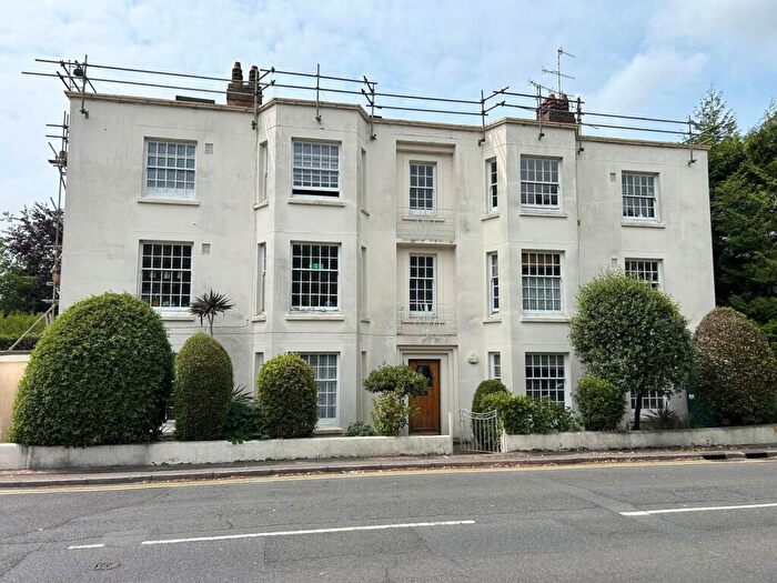 2 Bedroom Apartment For Sale In Branksome Wood Road, Bournemouth, BH2