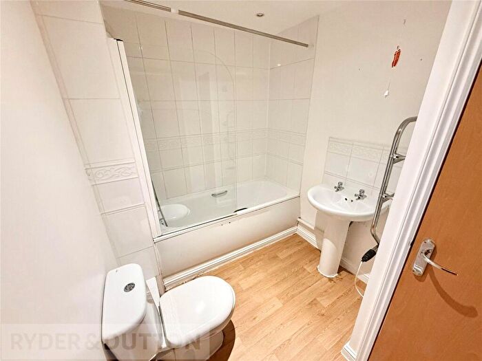 2 Bedroom Apartment To Rent In Silchester Drive, Manchester, Greater Manchester, M40