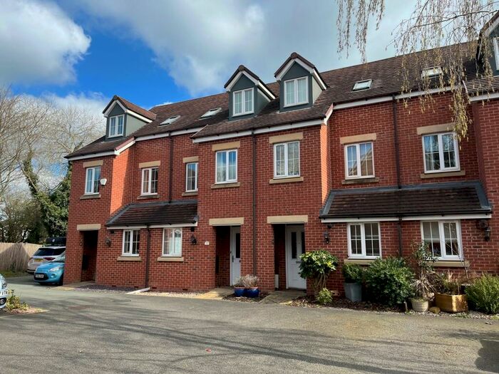 3 Bedroom House To Rent In The Limes, Uttoxeter, ST14