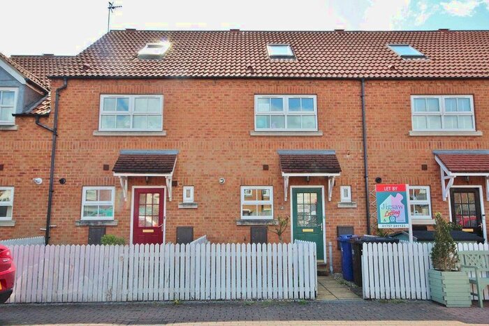 3 Bedroom Terraced House To Rent In Carpenters Court, Selby, YO8