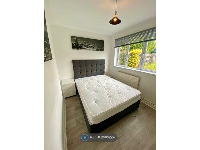 2 Bedroom Flat To Rent In Ty-Mawr Road, Llandaff North, Cardiff, CF14