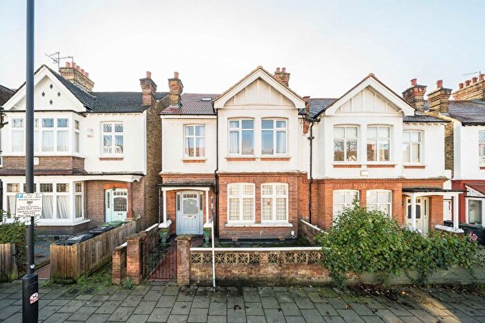 4 Bedroom Property To Rent In Cricklade Avenue, London, SW2