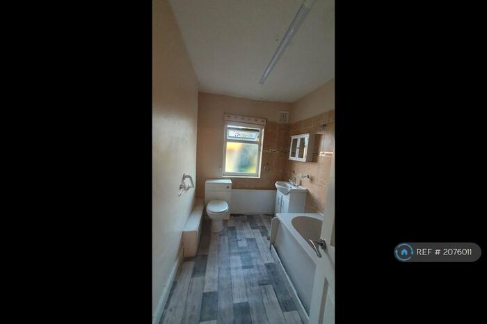 2 Bedroom Flat To Rent In Hunslet Rd, Leeds, LS10