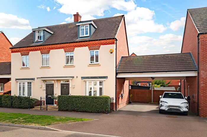 3 Bedroom Semi Detached House For Sale In Torry Orchard, Marston Moretaine, MK43