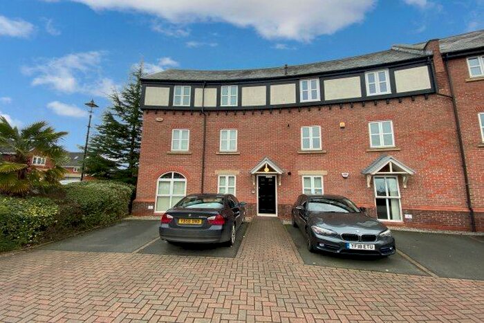 2 Bedroom Flat To Rent In Holly Farm Court, Widnes, WA8