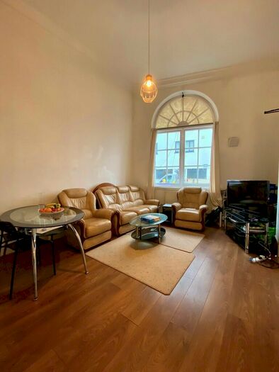1 Bedroom Flat To Rent In Dock View Road, Barry, Vale Of Glamorgan, The, CF63