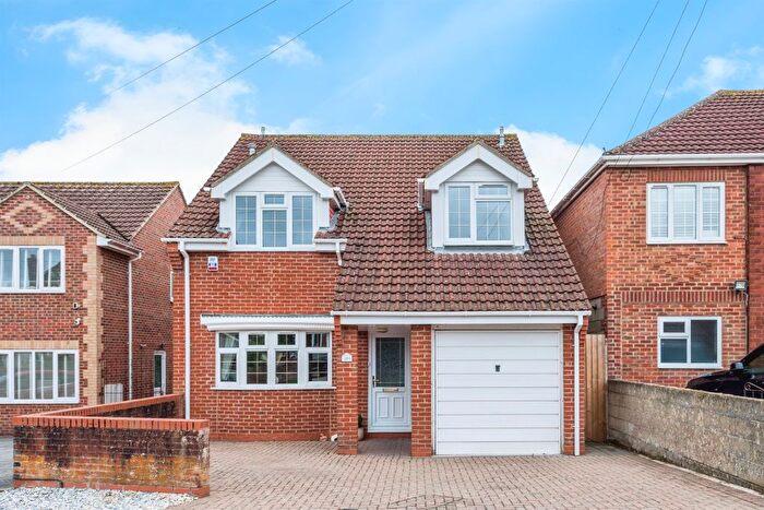 4 Bedroom Detached House For Sale In Church Walk South, Swindon, SN2