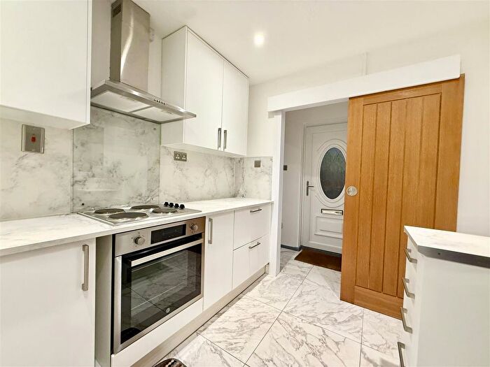 2 Bedroom Bungalow To Rent In Wordsworth Avenue, Priory Park, Haverfordwest, SA61