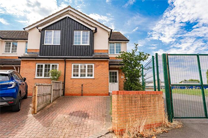 3 Bedroom Terraced House For Sale In Milton Road, Grimsby, Lincolnshire, DN33