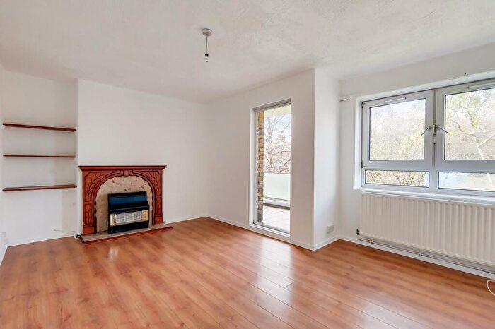 3 Bedroom Flat To Rent In Grove Street, Keppel House Grove Street, SE8