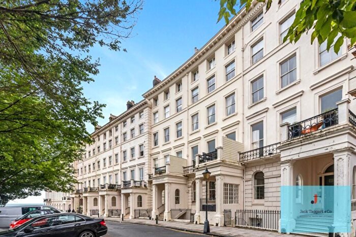 3 Bedroom Apartment For Sale In Adelaide Crescent, Hove, BN3