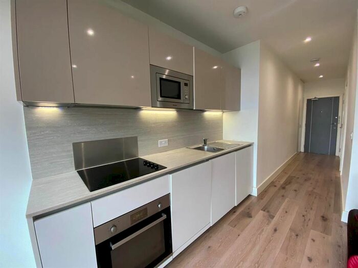 1 Bedroom Flat To Rent In Residences, Mondial Way, Hayes, UB3