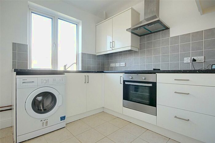 2 Bedroom Maisonette To Rent In Hertford Road, Enfield, EN3