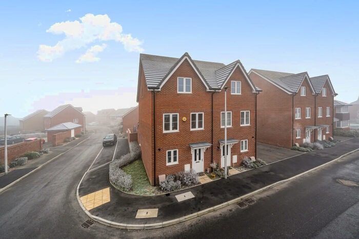 4 Bedroom Semi-Detached House To Rent In Westall Street, Shinfield, Reading, Berkshire, RG2