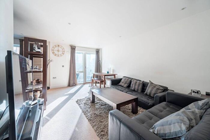 2 Bedroom Flat To Rent In Arabella Street, Bermondsey, London, SE16