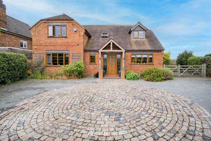 3 Bedroom Detached House For Sale In Tamworth Road, Over Whitacre, B46