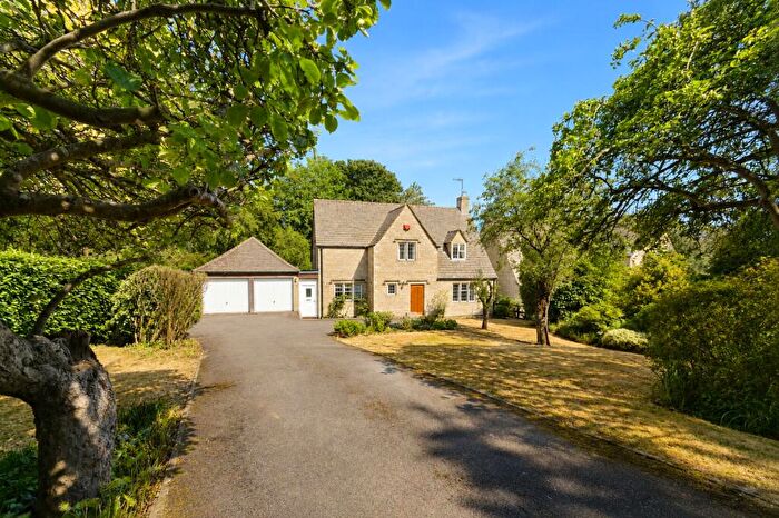 4 Bedroom Detached House For Sale In Cheltenham Road, Baunton, Cirencester, Gloucestershire, GL7