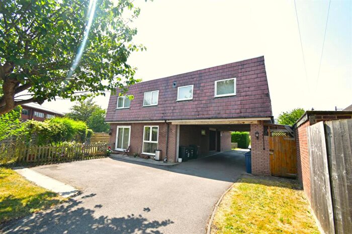 1 Bedroom Flat To Rent In New Road, Bourne End, SL8