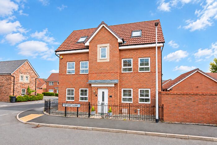 4 Bedroom Detached House For Sale In Top Knot Close, Nuneaton, CV11