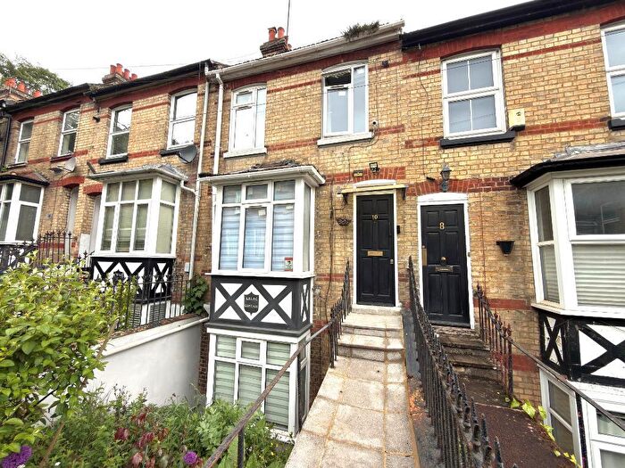 3 Bedroom Terraced House For Sale In Gladstone Avenue, Town Centre, Luton, Bedfordshire, LU1