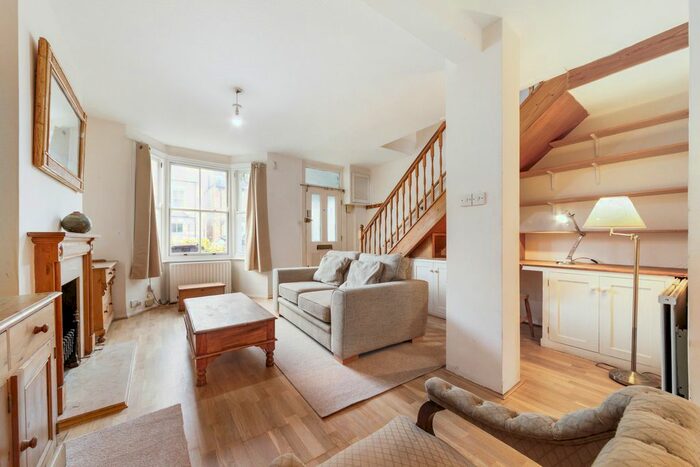 2 Bedroom Property To Rent In Hardy Road, London, SW19