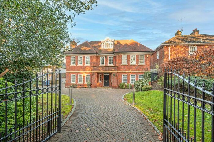 7 Bedroom Property To Rent In Marsh Lane, Mill Hill, London, NW7