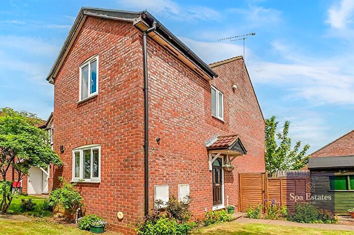2 Bedroom End Of Terrace House For Sale In Chesterton Drive, Leamington Spa, CV31