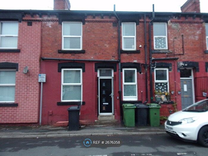 2 Bedroom Terraced House To Rent In Edgware Grove, Leeds, LS8