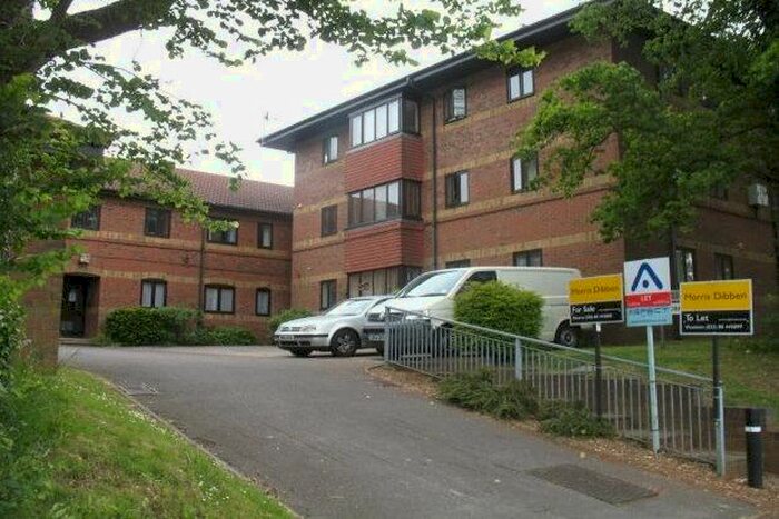 1 Bedroom Flat To Rent In Squires Walk, Southampton, SO19