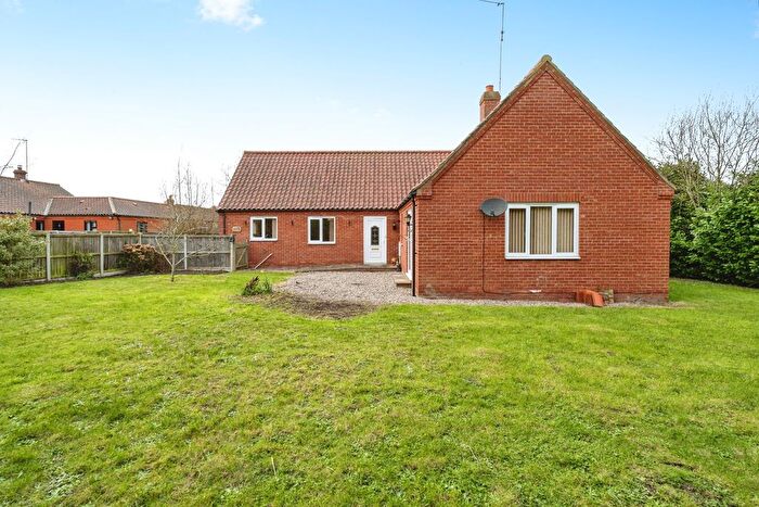 3 Bedroom Bungalow For Sale In Old Turnpike Road, Roughton, Norwich, Norfolk, NR11