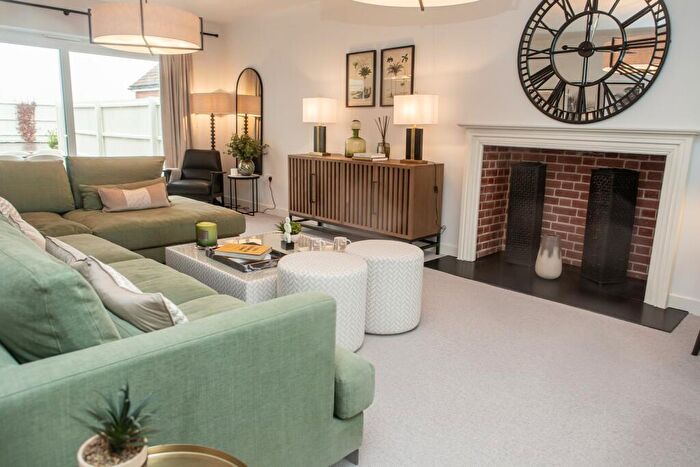 5 Bedroom Detached House For Sale In Manningtree Park, Mistley, Manningtree, CO11