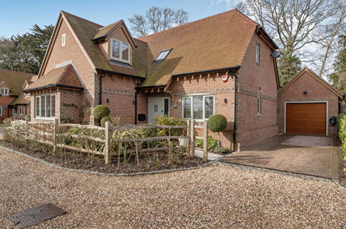 4 Bedroom Detached House For Sale In The Shires, Wokingham, Berkshire, RG41