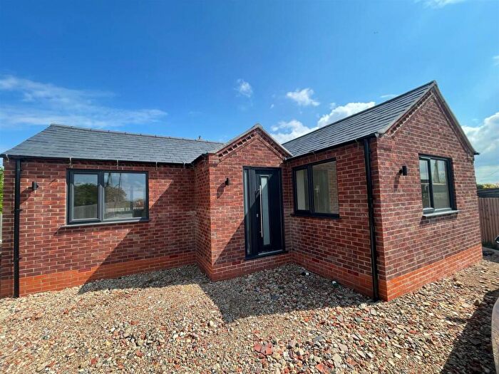 2 Bedroom Detached Bungalow To Rent In Spalding Common, Spalding, PE11