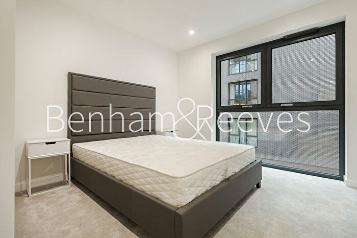 1 Bedroom Flat To Rent In Scarlet Court, Woodberry Park, N4