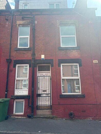 4 Bedroom House For Sale In Harold Grove, Leeds, LS6