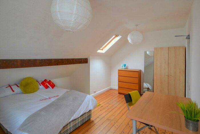 6 Bedroom Semi-Detached House To Rent In North Road, West Bridgford, NG2