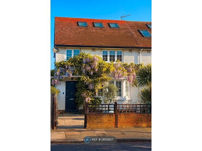 4 Bedroom Semi-Detached House To Rent In Barnes, London, SW13