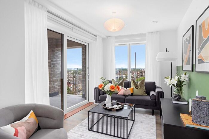 1 Bedroom Apartment For Sale In No. Wood Street, London, E17