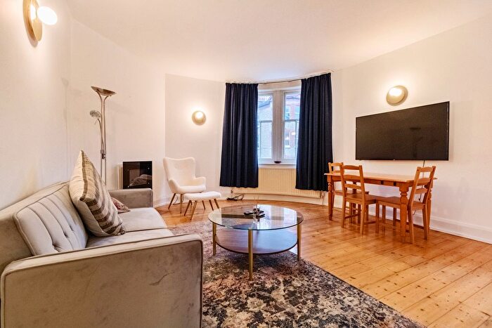 1 Bedroom Flat To Rent In Chiltern Street, London, W1U