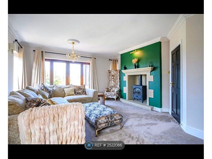 5 Bedroom Detached House To Rent In The Nook, Tingley, WF3