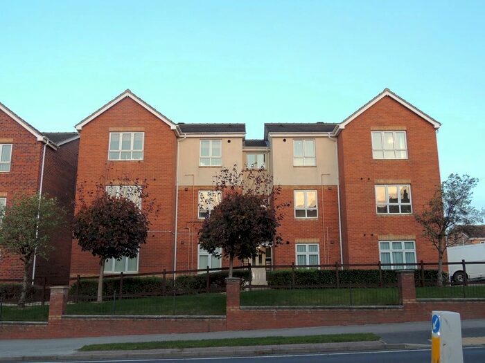 2 Bedroom Flat To Rent In Farrier Way, Lofthouse WF3